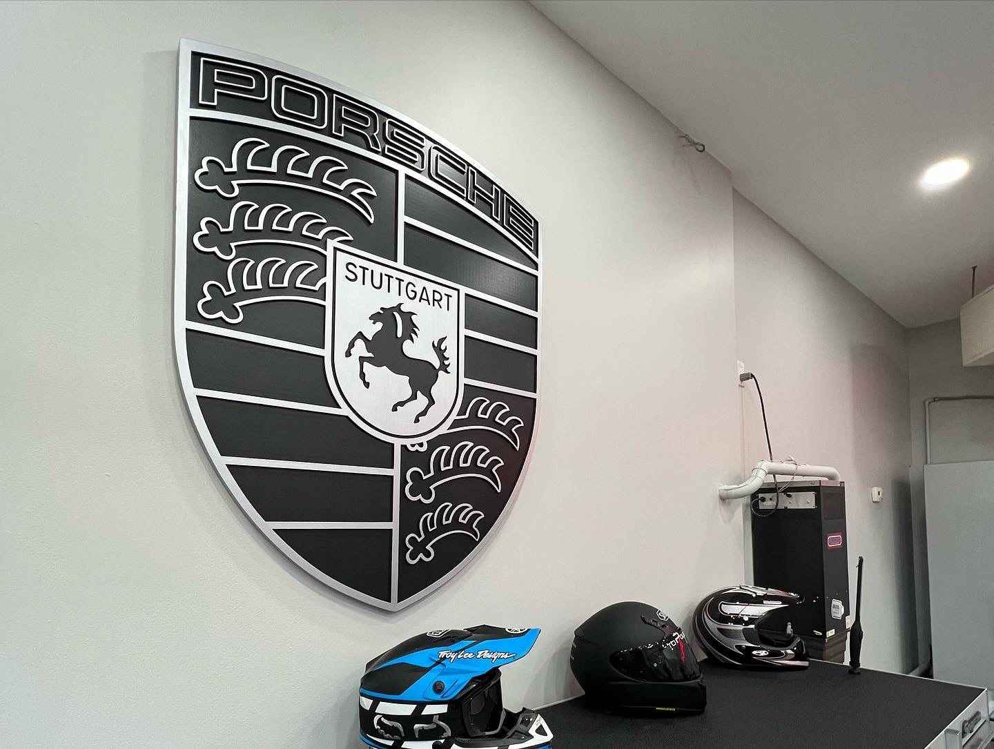 Porsche crest, Porsche Logo, Hood Emblem