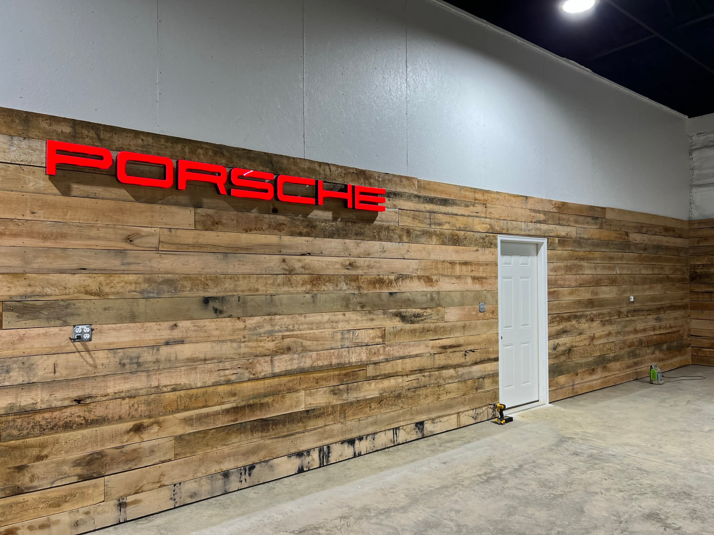 Dealership Sign, LEDs